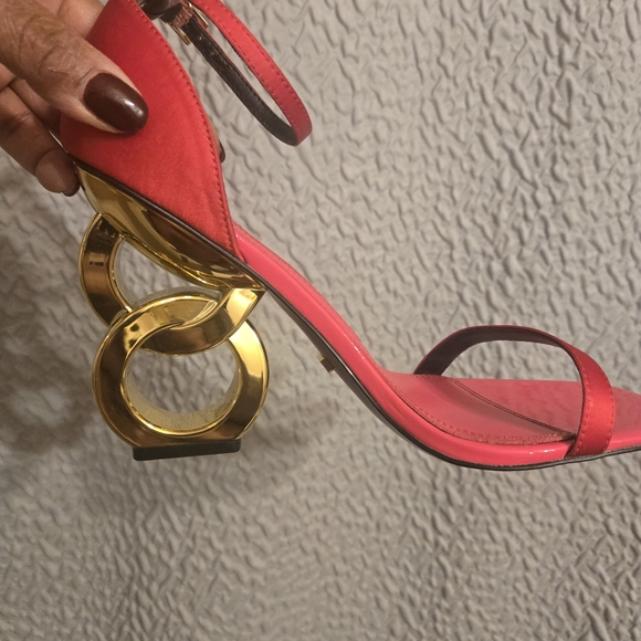 Chic Red Heels with Gold Artistic Design - Picture 8 of 11